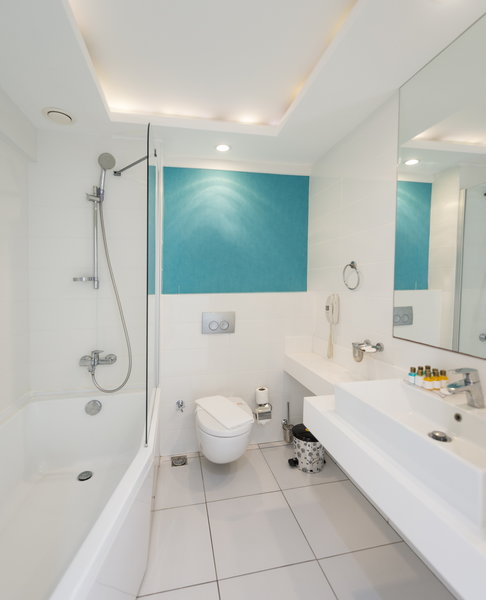 Bendis Beach Hotel 11