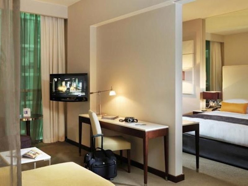Centro Barsha 33
