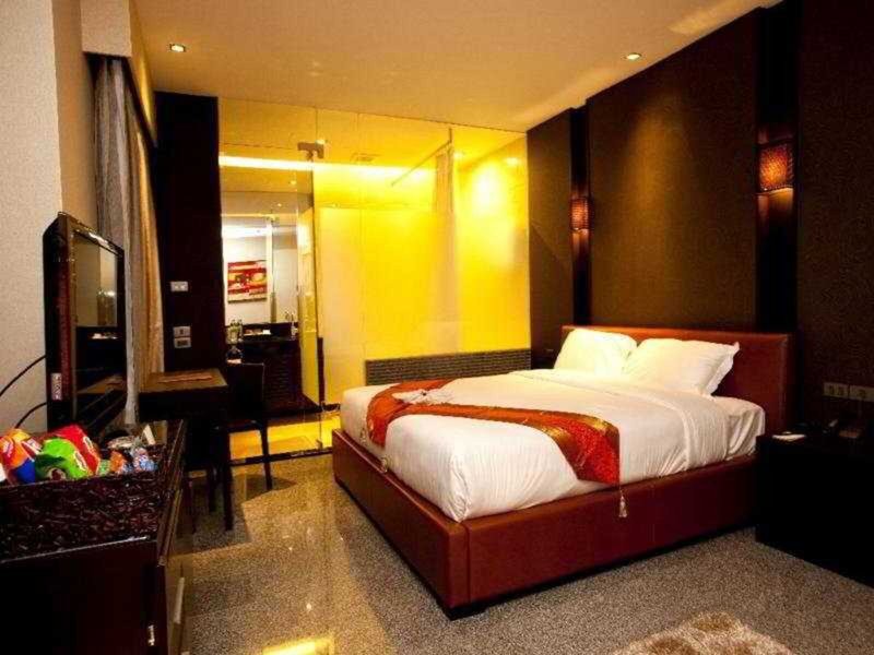 Pietra Ratchadapisek Bangkok 11