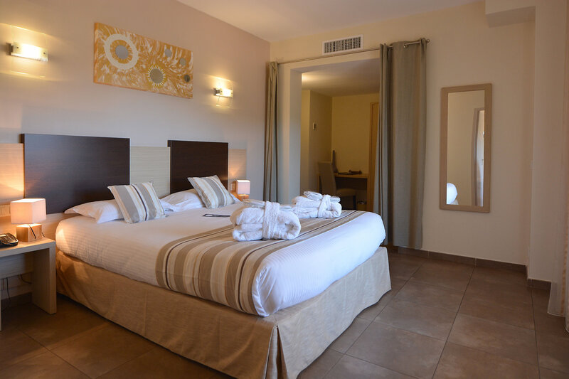 A Madonetta 20 - Room Example