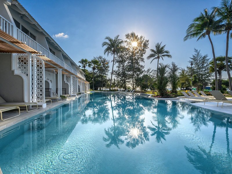 Thavorn Palm Beach 15