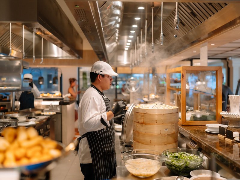 Thavorn Palm Beach 33