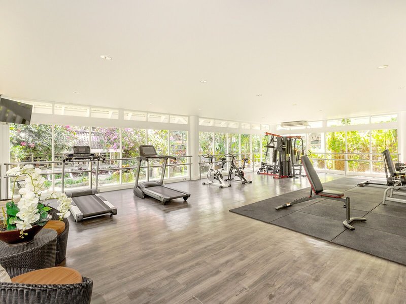 Thavorn Palm Beach 38