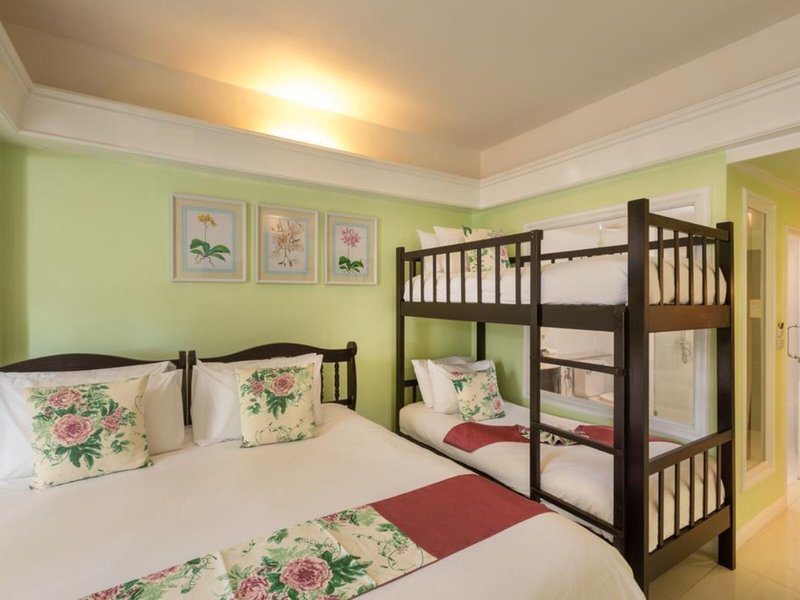 Thavorn Palm Beach 42