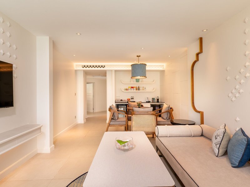 Thavorn Palm Beach 43