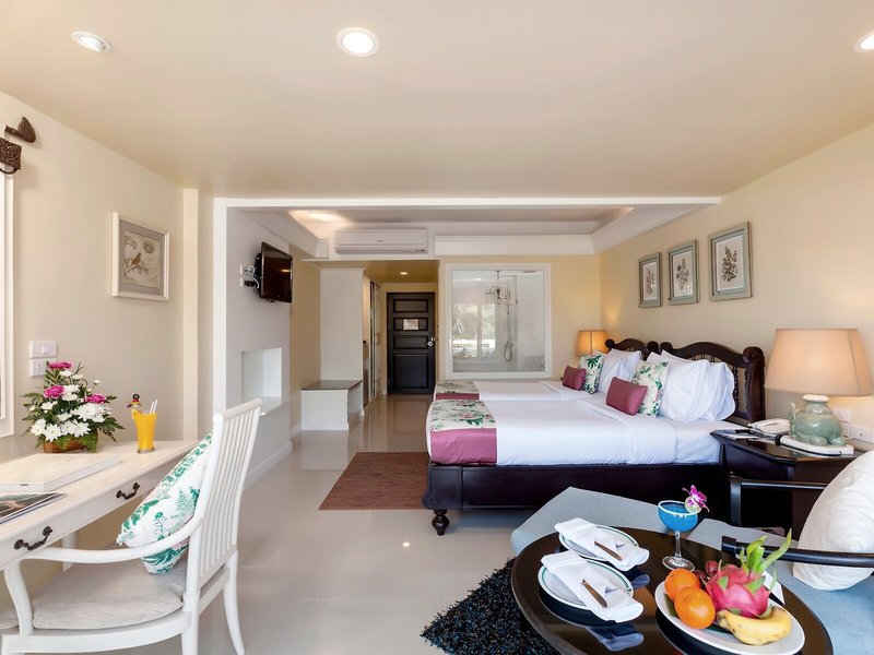 Thavorn Palm Beach 47