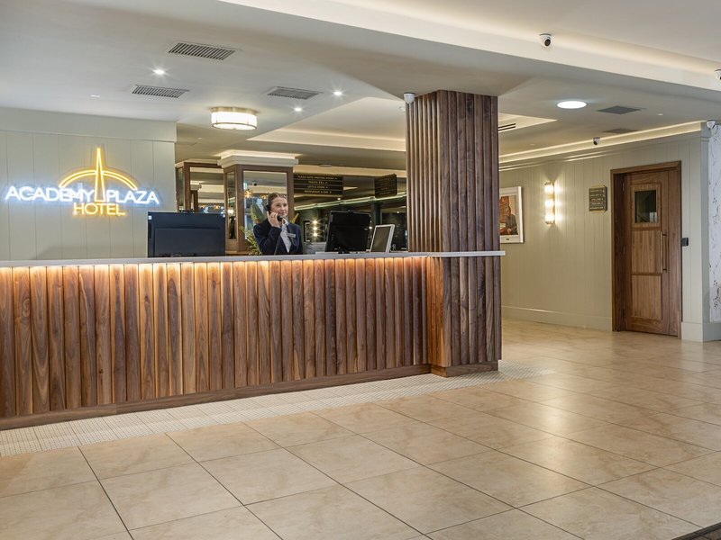 Academy Plaza Hotel 4
