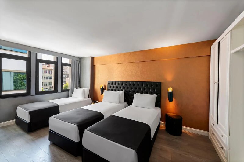 Golden City Hotel 12