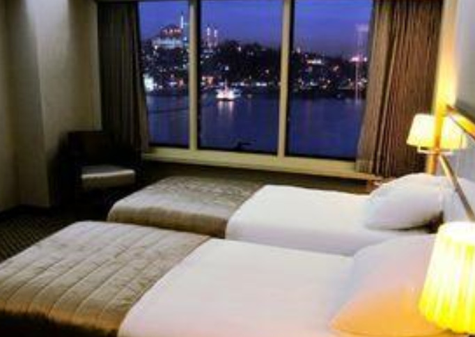 Golden City Hotel 8
