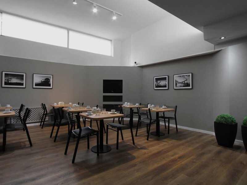 8 de Octubre 7 - Restaurant