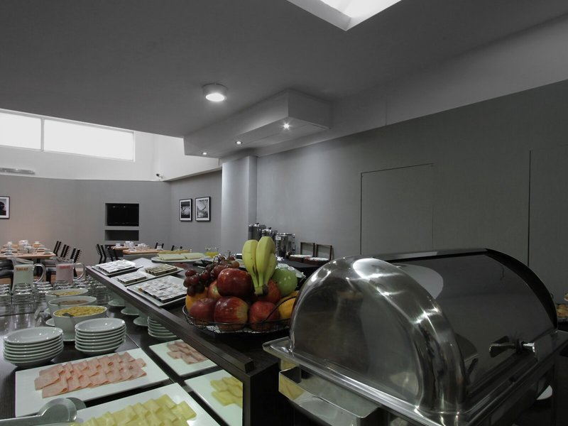 8 de Octubre 9 - Restaurant