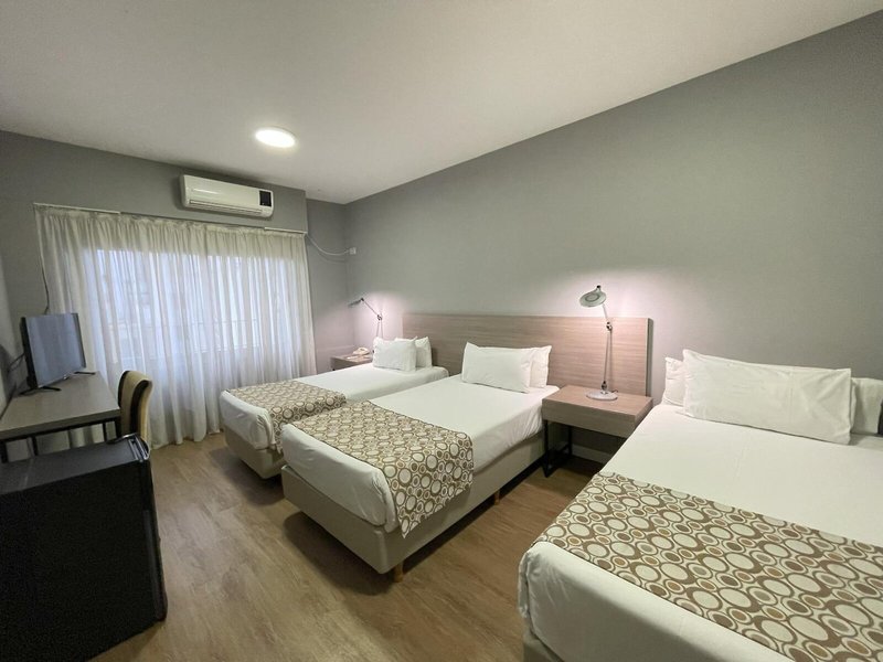 8 de Octubre 19 - Room Example