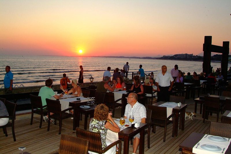 Side Beach Club 9