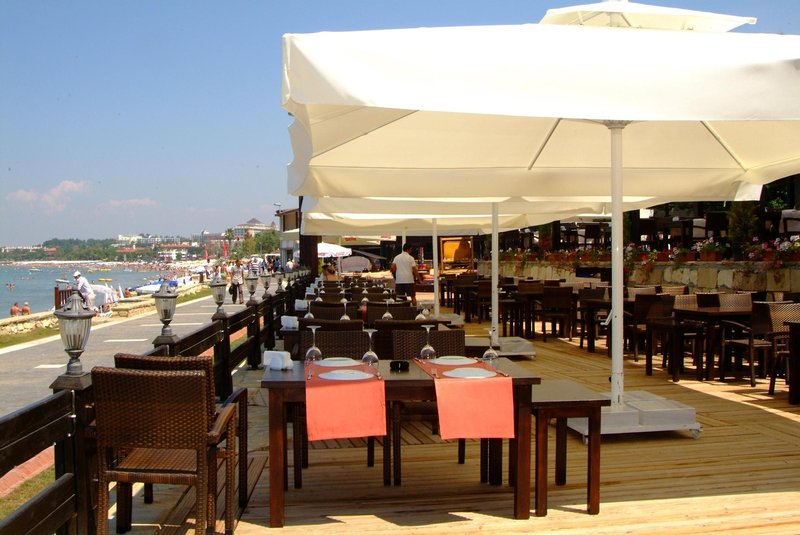 Side Beach Club 10
