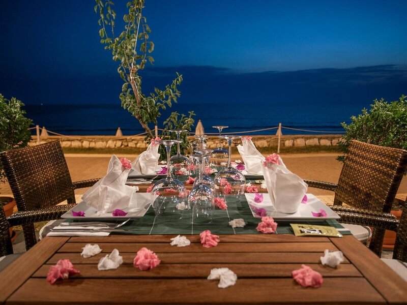 Side Beach Club 9