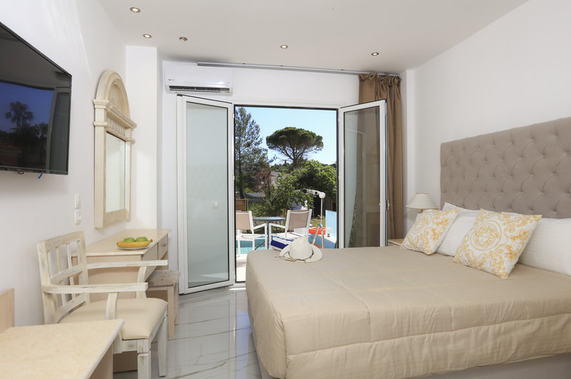 Cavomarina Beach Hotel 5