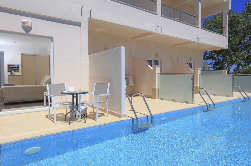 Cavomarina Beach Hotel 10