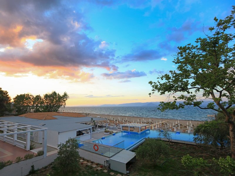 Cavomarina Beach Hotel 13