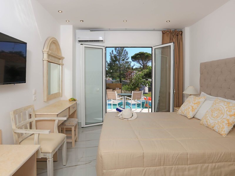 Cavomarina Beach Hotel 49