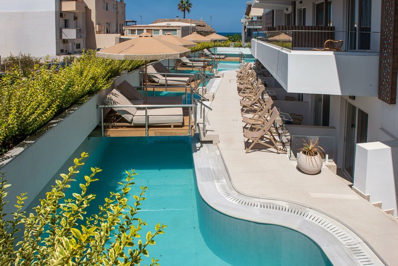 Daisy 1 - Outdoor Pool