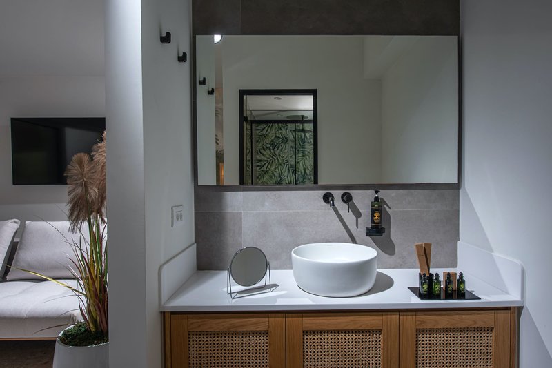 Daisy 24 - Bathroom Example