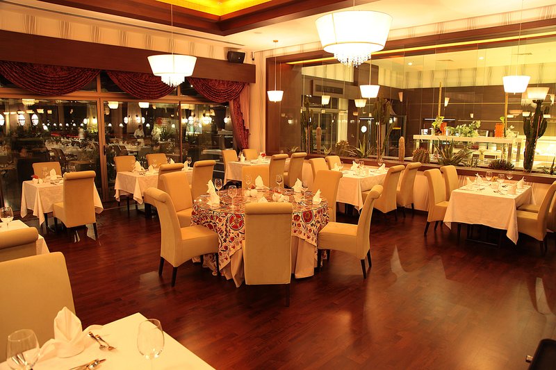 Cratos Premium Hotel & Casino 13