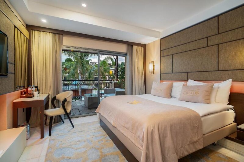 Cratos Premium Hotel & Casino 28