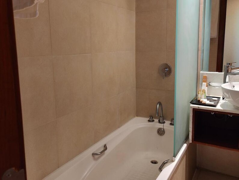 Montreal Barsha Hotel 12