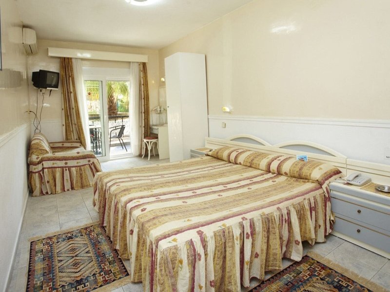 Hanioti Grand Victoria 8