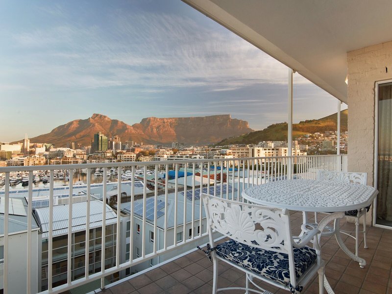 The Commodore Hotel 5