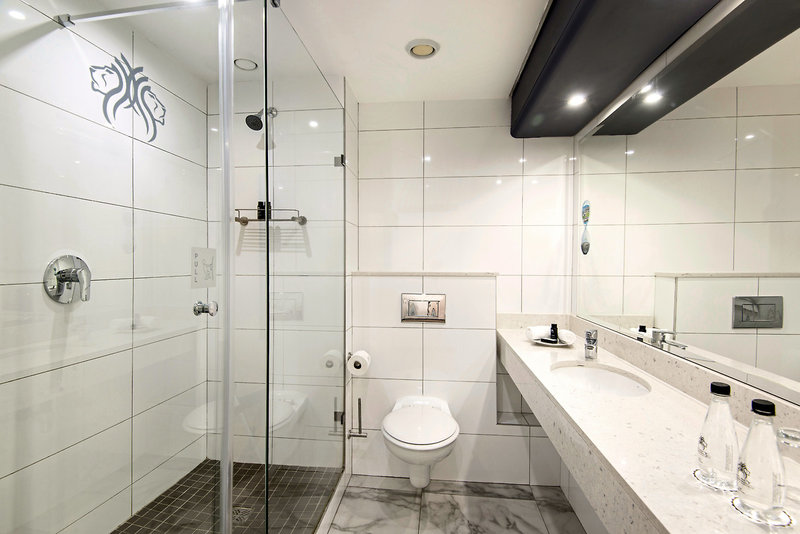 The Commodore Hotel 11