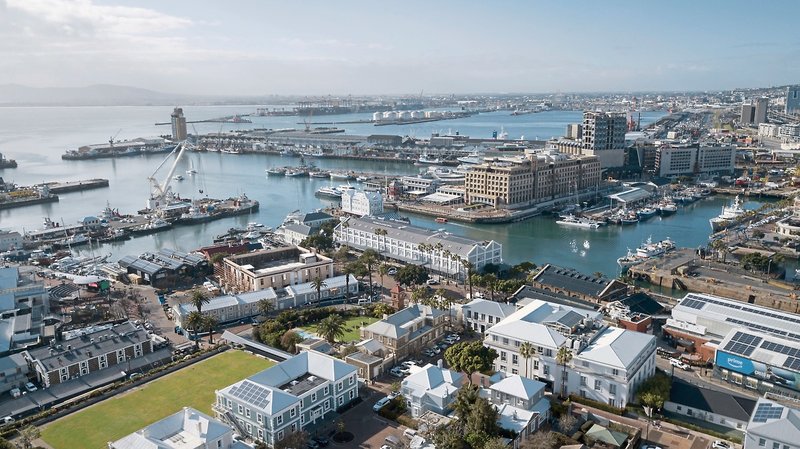 The Commodore Hotel 15