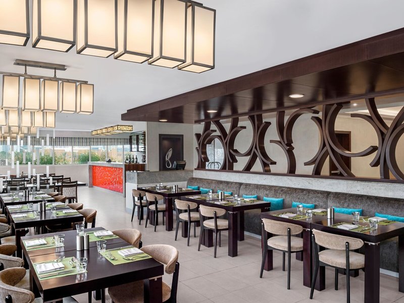 Doubletree by Hilton Ras Al Khaimah 4 - Restaurant