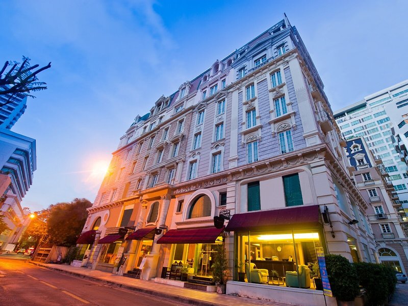 Kingston Suites 3