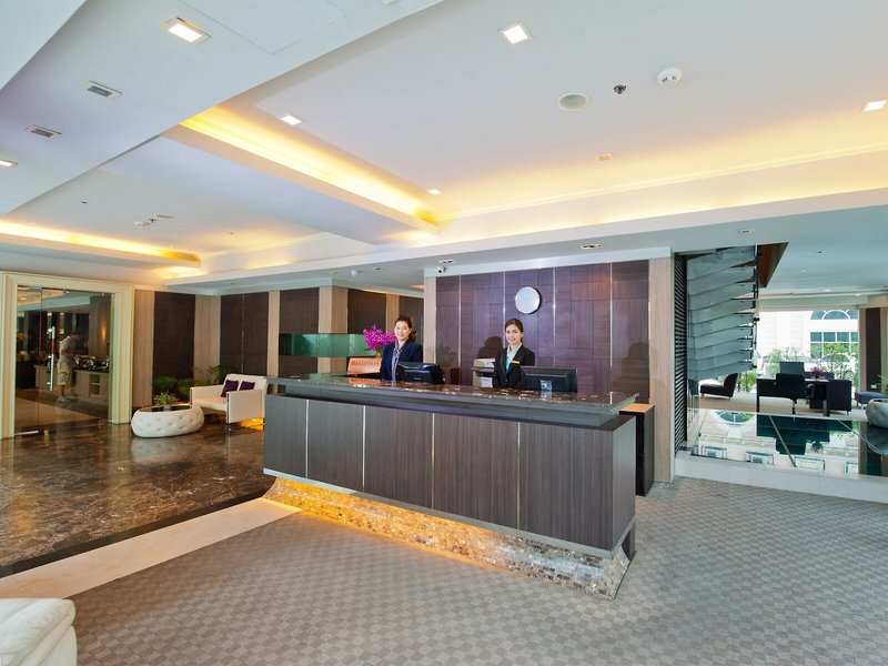 Kingston Suites 5