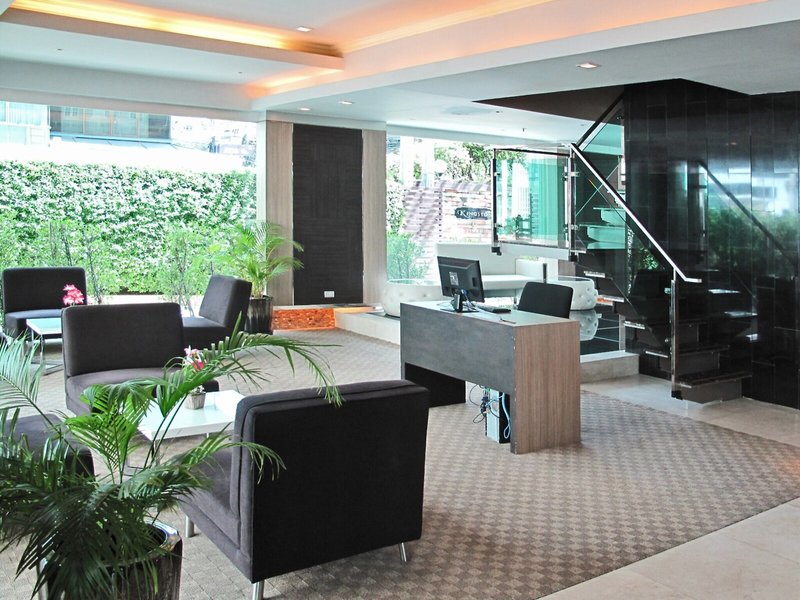 Kingston Suites 7