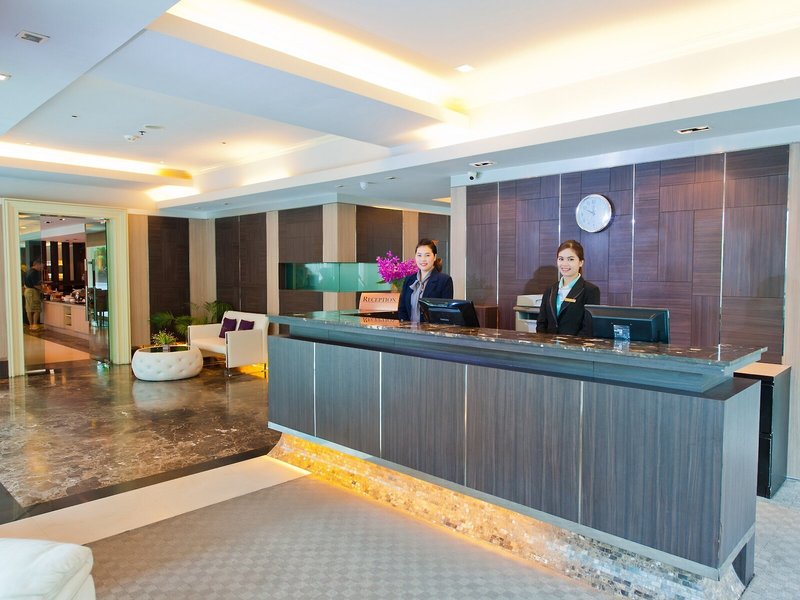 Kingston Suites 9
