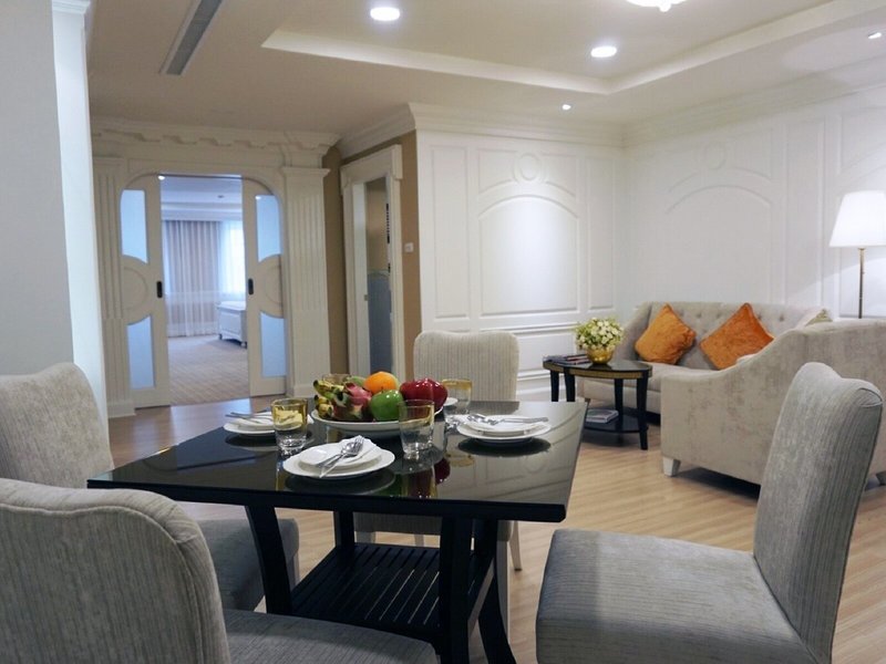 Kingston Suites 10