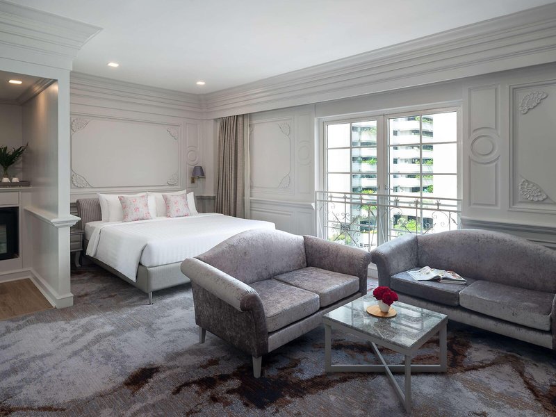 Kingston Suites 32