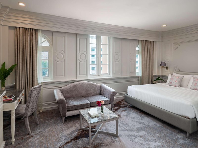 Kingston Suites 37