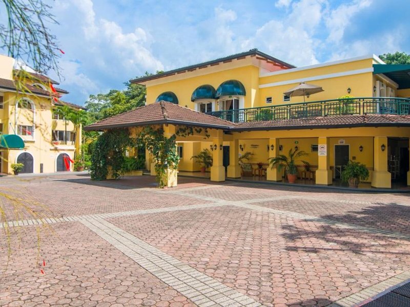 Apartotel & Suites Villas del Rio 4