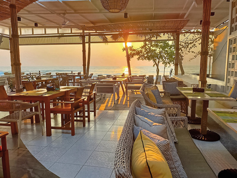 The Fair House Beach Resort 8