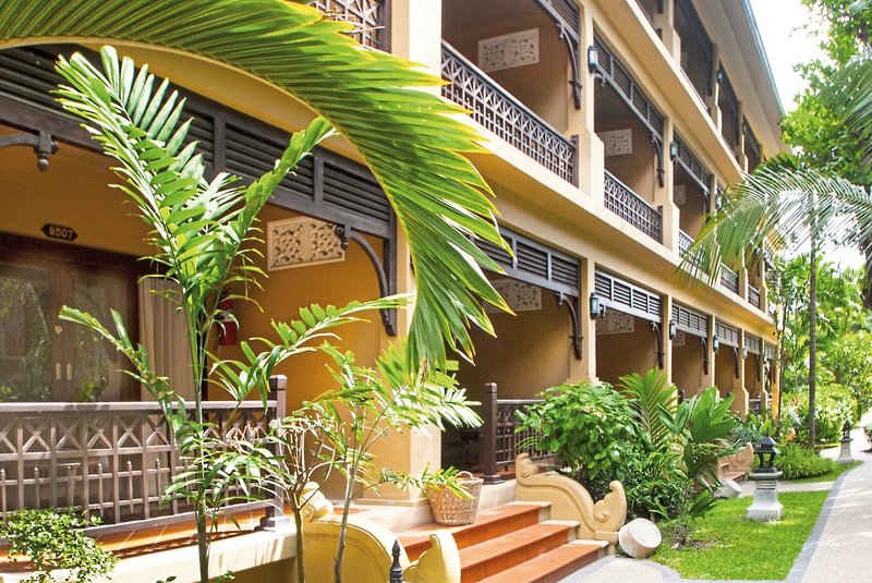 The Fair House Beach Resort 12