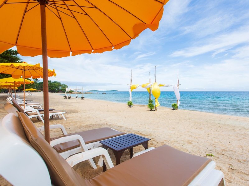 The Fair House Beach Resort 5