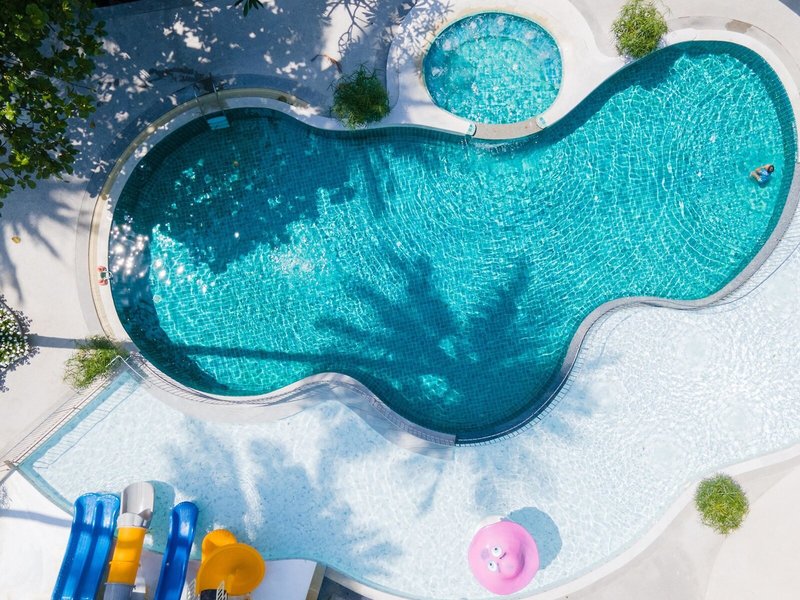 The Fair House Beach Resort 14