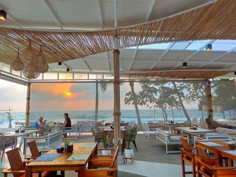 The Fair House Beach Resort 19