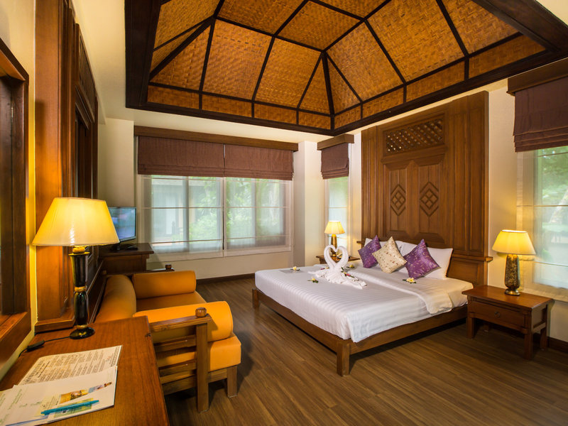 The Fair House Beach Resort 39