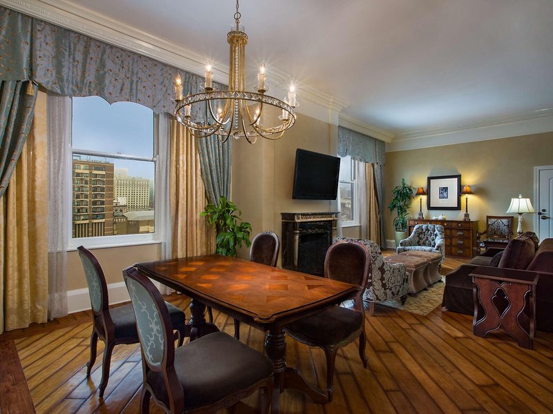 The Roosevelt New Orleans 18