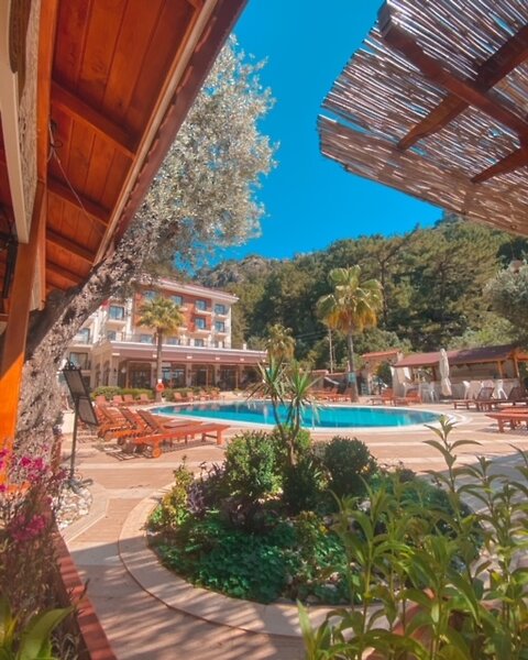 Meril Club Hotels & Spa 12