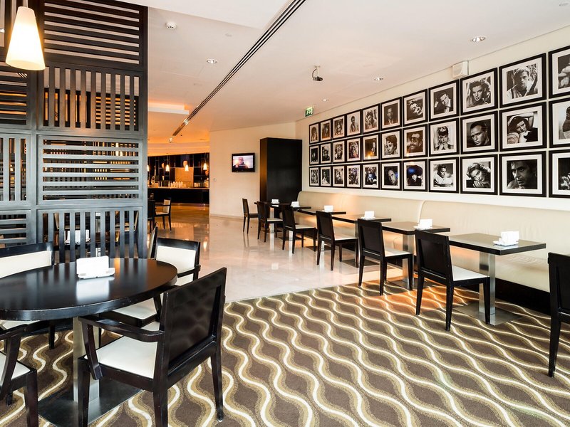 Holiday Inn Express Dubai Airport 9